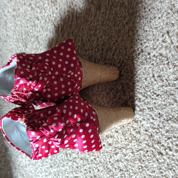 Fergalicious open-toed wedges - Picture 3 of 3